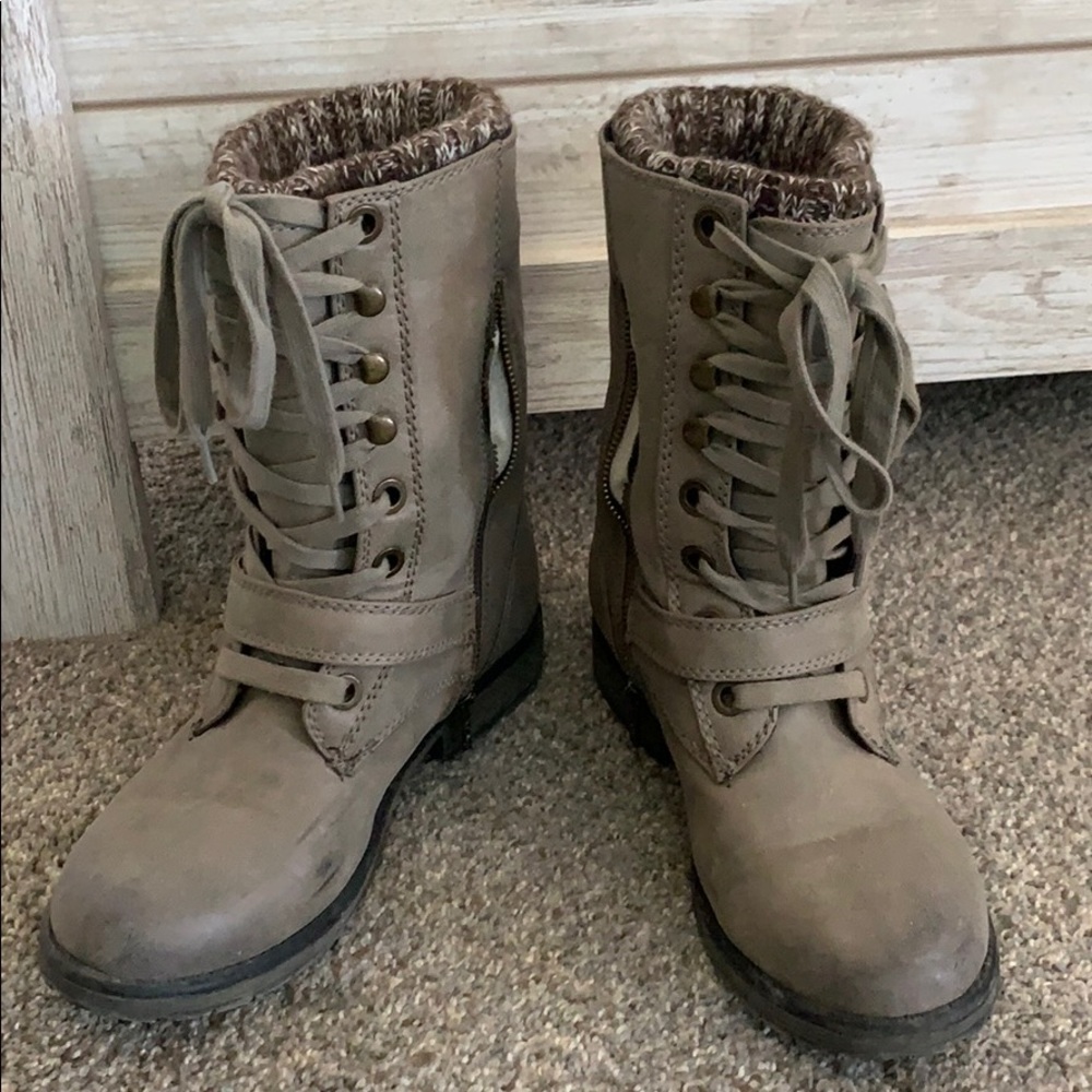 Roxy Boots